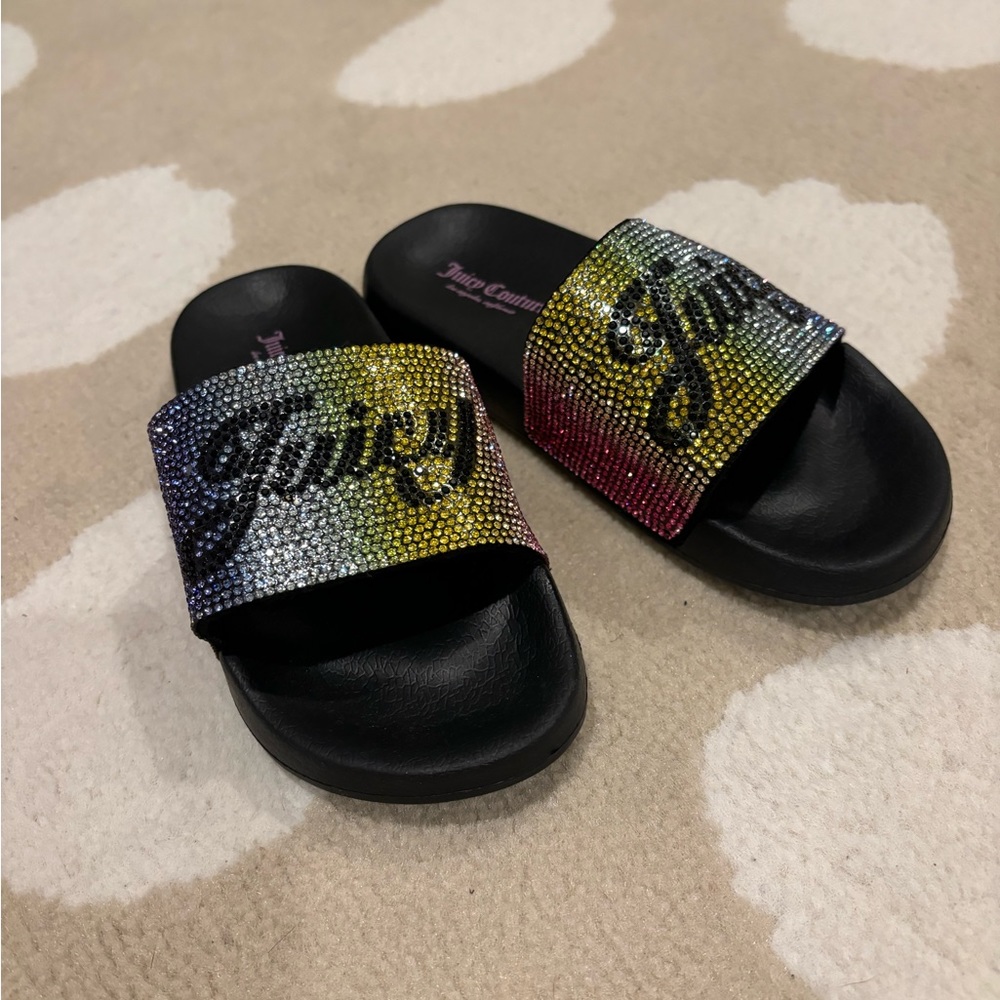 Juicy Couture girls rainbow rhinestone studded flip flops